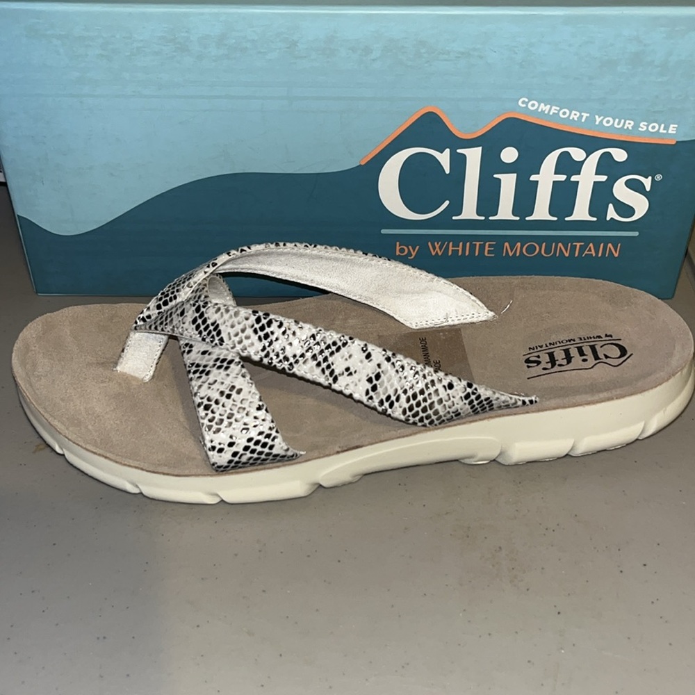 Cliffs by White Mountain White Snake-Print Best of sandals Women’s Size 8